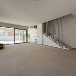 PRIVLAKA - predivna luksuzna duplex vila s bezenom!!