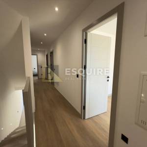 PRIVLAKA - predivna luksuzna duplex vila s bezenom!!