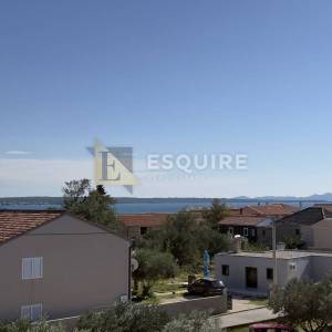 PRIVLAKA - predivna luksuzna duplex vila s bezenom!!