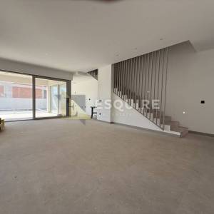 PRIVLAKA - predivna luksuzna duplex vila s bezenom!!