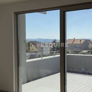 PRIVLAKA - predivna luksuzna duplex vila s bezenom!!