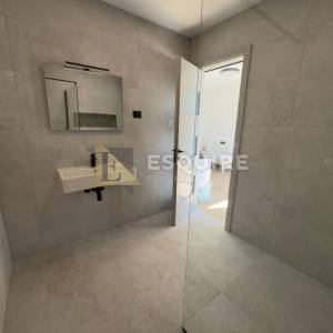 PRIVLAKA - predivna luksuzna duplex vila s bezenom!!
