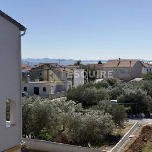 PRIVLAKA - predivna luksuzna duplex vila s bezenom!!