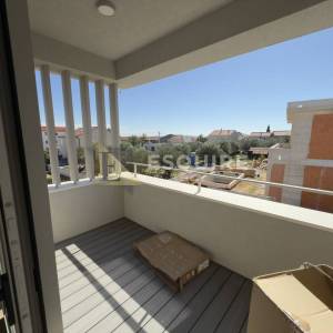 PRIVLAKA - predivna luksuzna duplex vila s bezenom!!