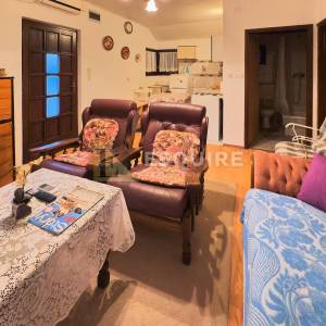 PRIVLAKA-SABUNIKE, Dvojna kuća s dva apartmana – 700 m od pješčane plaže!!