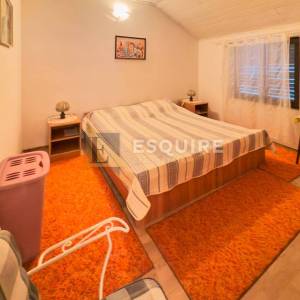 PRIVLAKA-SABUNIKE, Dvojna kuća s dva apartmana – 700 m od pješčane plaže!!