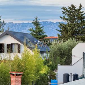 PRIVLAKA-SABUNIKE, Dvojna kuća s dva apartmana – 700 m od pješčane plaže!!