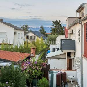 PRIVLAKA-SABUNIKE, Dvojna kuća s dva apartmana – 700 m od pješčane plaže!!