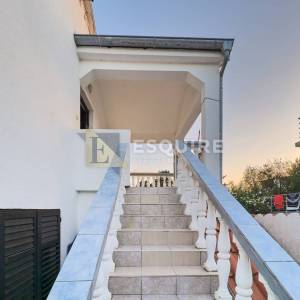 PRIVLAKA-SABUNIKE, Dvojna kuća s dva apartmana – 700 m od pješčane plaže!!