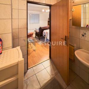 PRIVLAKA-SABUNIKE, Dvojna kuća s dva apartmana – 700 m od pješčane plaže!!
