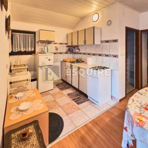 PRIVLAKA-SABUNIKE, Dvojna kuća s dva apartmana – 700 m od pješčane plaže!!