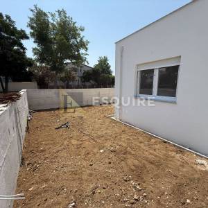 PRIVLAKA – Sabunike, dvosoban apartman u prizemlju s vrtom!!
