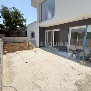 PRIVLAKA – Sabunike, dvosoban apartman u prizemlju s vrtom!!