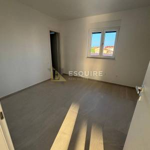 PRIVLAKA - Trosoban Penthouse S5 - 80m od mora
