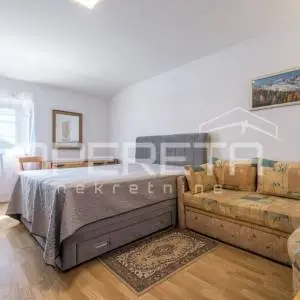 PRODAJA, 1,5 SOBAN STAN, ROVINJ - CENTAR, 35 m2, IZVRSNA LOKACIJA , DVOSTRANI, P