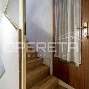 PRODAJA, 1,5 SOBAN STAN, ROVINJ - CENTAR, 35 m2, IZVRSNA LOKACIJA , DVOSTRANI, P