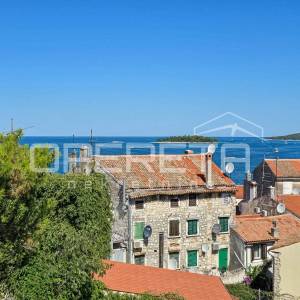 PRODAJA, 1,5 SOBAN STAN, ROVINJ - CENTAR, 35 m2, IZVRSNA LOKACIJA , DVOSTRANI, P