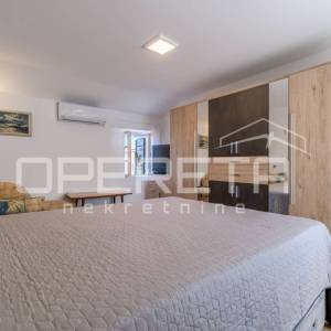 PRODAJA, 1,5 SOBAN STAN, ROVINJ - CENTAR, 35 m2, IZVRSNA LOKACIJA , DVOSTRANI, P