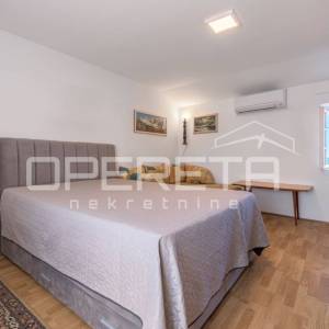 PRODAJA, 1,5 SOBAN STAN, ROVINJ - CENTAR, 35 m2, IZVRSNA LOKACIJA , DVOSTRANI, P