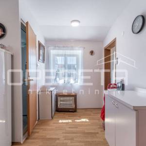 PRODAJA, 1,5 SOBAN STAN, ROVINJ - CENTAR, 35 m2, IZVRSNA LOKACIJA , DVOSTRANI, P