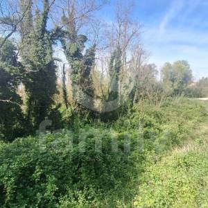 PRODAJA ATRAKTIVNOG GRAĐEVINSKOG ZEMLJIŠTA SA IZRAĐENIM PROJEKTOM