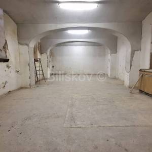 Prodaja, Donji Grad, poslovni prostor  140m2 u suterenu zgrade