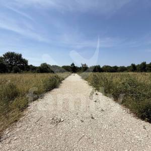 PRODAJA GRAĐEVINSKO ZEMLJIŠTE KOD LIŽNJANA