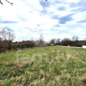 PRODAJA GRAĐEVINSKOG ZEMLJIŠTA NA MIRNOJ LOKACIJI