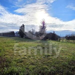 PRODAJA GRAĐEVINSKOG ZEMLJIŠTA NA MIRNOJ LOKACIJI U POŽEGI