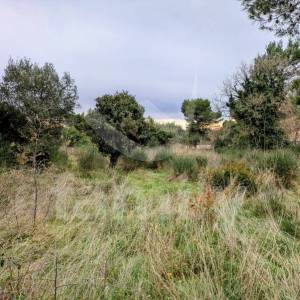 PRODAJA GRAĐEVINSKOG ZEMLJIŠTA NA ATRAKTIVNOJ  LOKACIJI
