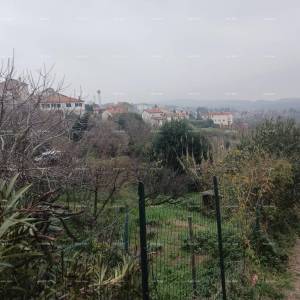 Prodaja građevinskog zemljišta u centru Buja!