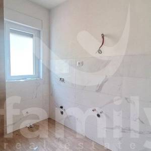 PRODAJA KOMFORAN DVOSOBAN STAN NOVOGRADNJA NA 1 KM OD MORA