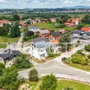 PRODAJA, KUĆA  ROH BAU S IZUZETNIM POTENCIJALOM, MOKRICE, BLIZU CENTRA OROSLAVJA