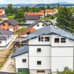 PRODAJA, KUĆA  ROH BAU S IZUZETNIM POTENCIJALOM, MOKRICE, BLIZU CENTRA OROSLAVJA