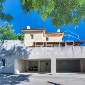 PRODAJA, KUĆA/VILLA, PAG - PAG CENTAR, 290 m2 na parceli od 426 m2