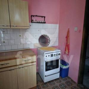 PRODAJA KUĆE S POMOĆNIM OBJEKTIMA TE DVA JUTRA ZEMLJE U LAĐEVCU