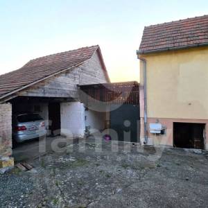 PRODAJA KUĆE S POMOĆNIM OBJEKTIMA TE DVA JUTRA ZEMLJE U LAĐEVCU