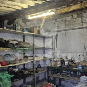 PRODAJA KUĆE SA POTENCIJALOM NA ATRAKTIVNOJ LOKACIJI