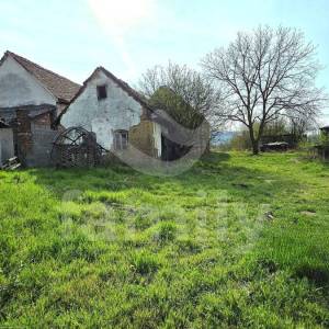 PRODAJA KUĆE SA PROSTRANOM OKUĆNICOM U DRAGOVCIMA