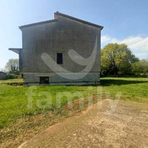 PRODAJA KUĆE U ROH-BAU FAZI  U ŠIŠANU - OGROMAN POTENCIJAL