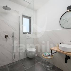 PRODAJA KVALITETNA MODERNA VILA NA KRAJU NASELJA