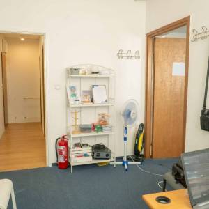 Prodaja, Kvaternikov trg, poslovni prostor 48 m2 na 1 katu, lift