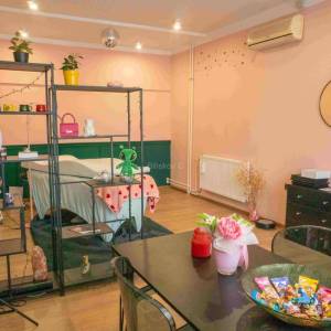 Prodaja, Kvaternikov trg, poslovni prostor 50m2 na 1 katu, lift