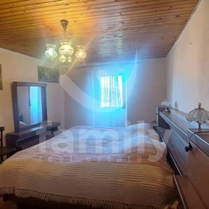 PRODAJA OBITELJSKE KUĆE U NIZU U OKOLICI VIŠNJANA