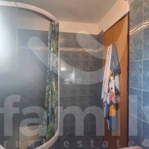 PRODAJA OBITELJSKE KUĆE U NIZU U OKOLICI VIŠNJANA