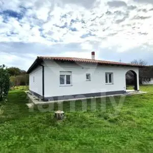 PRODAJA OBITELJSKE KUĆE U MIRNOM NASELJU