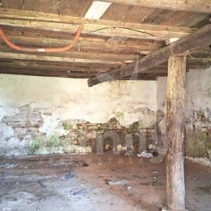 PRODAJA OBITELJSKE KUĆE ZA ADAPTACIJU NA MIRNOJ LOKACIJI