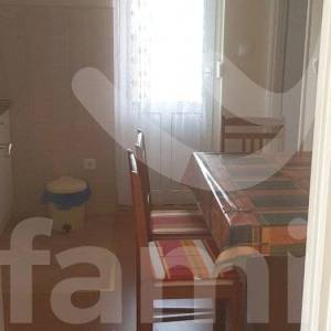 PRODAJA PROSTRANE KUĆE SA ČETIRI STANA NA 500 M OD MORA
