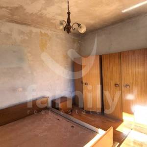 PRODAJA SAMOSTOJEĆE KUĆE NA MIRNOJ LOKACIJI U OKOLICI PAZINA