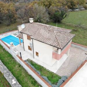 PRODAJA ŠARMANTNE KUĆE ZA ODMOR U SRCU ISTRE